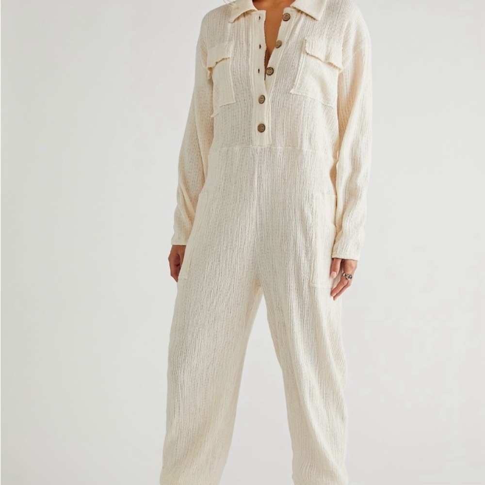 FREE PEOPLE ‘Beach Calico One Piece’ Cream Button-Up Jumpsuit. Lightweight.